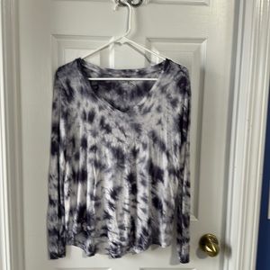 Aeropostale Long sleeve shirt, size medium.